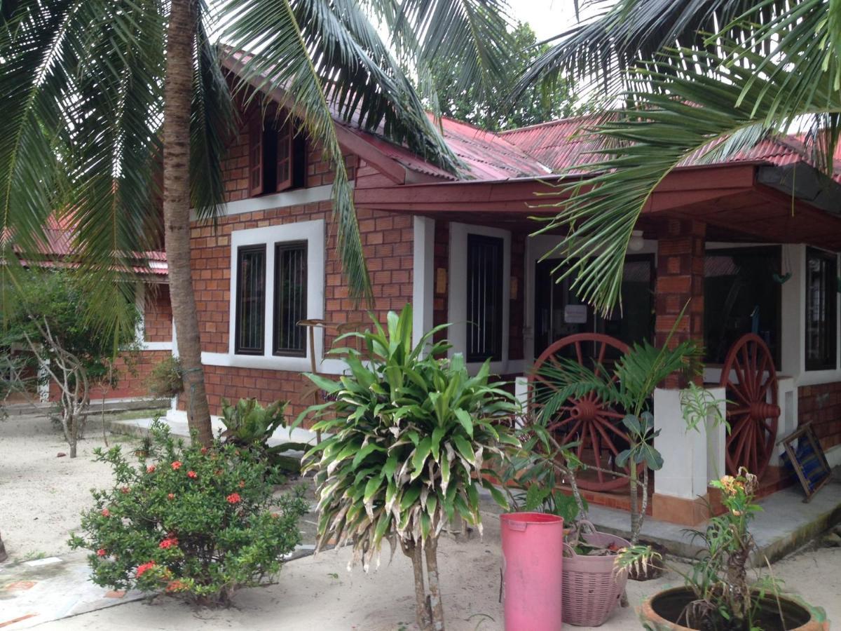 Sawai Home Resort Nathon Extérieur photo